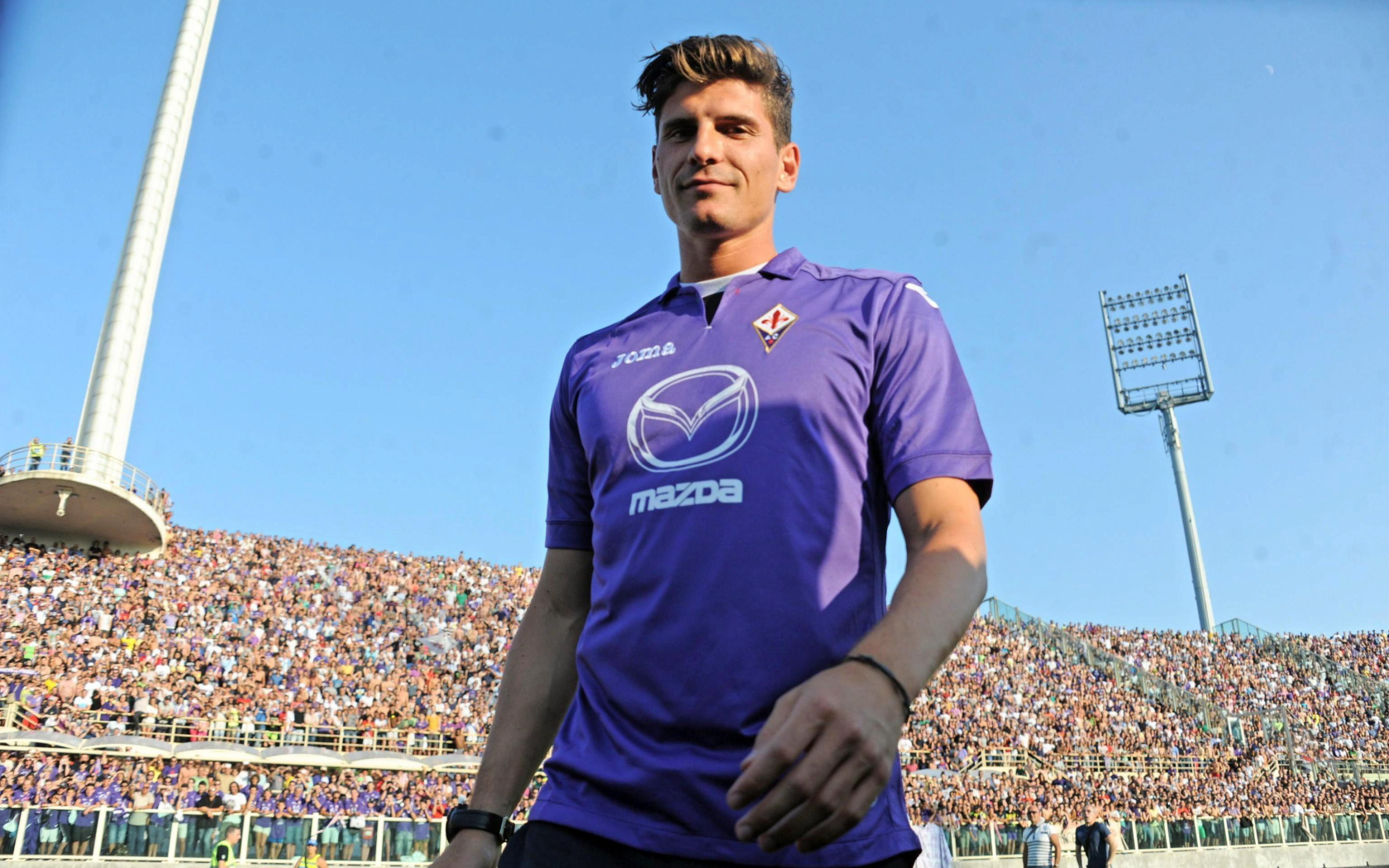 Игрок из Фиорентина Марио Гомес