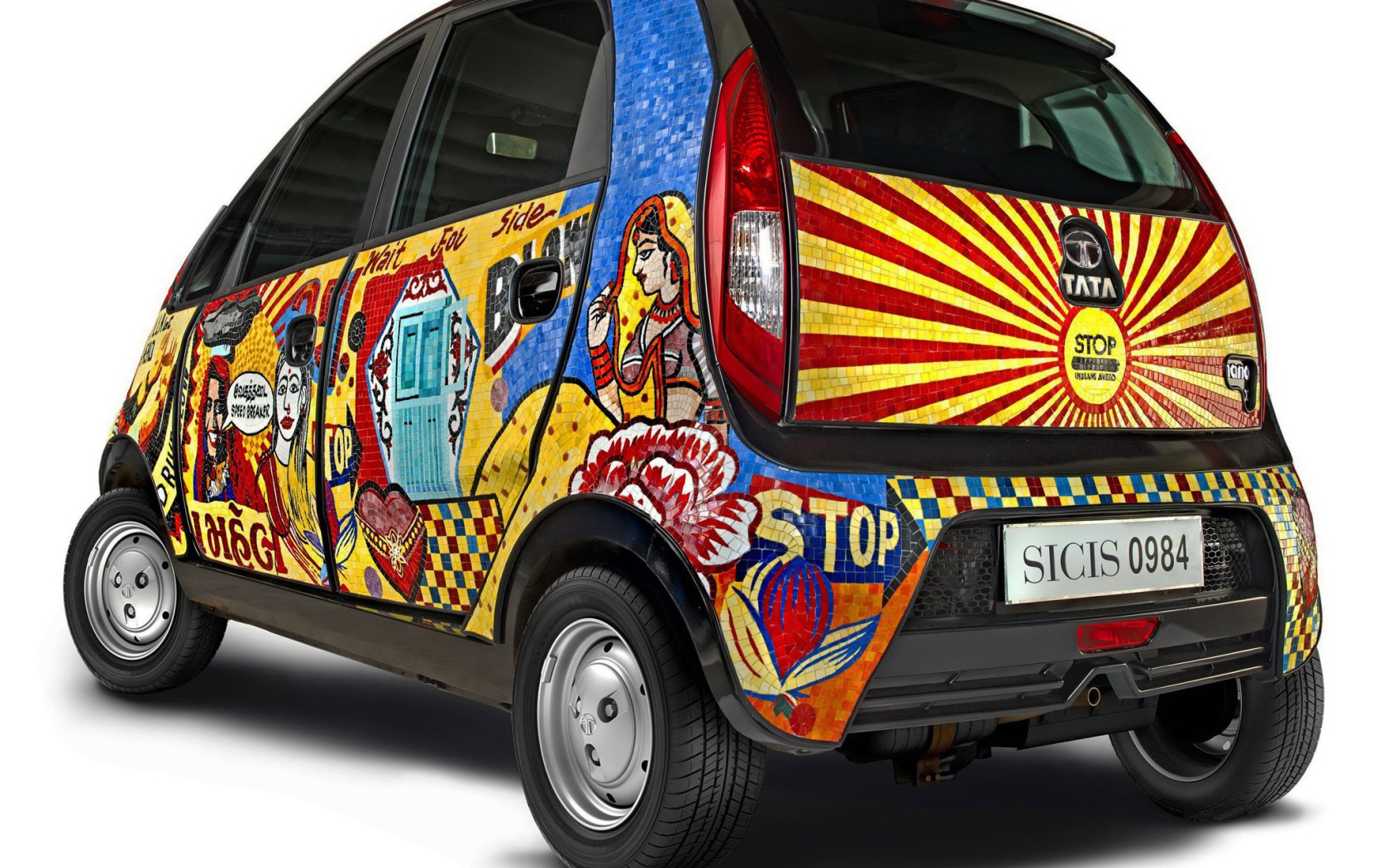 Автомобиль марки Tata Nano 2014