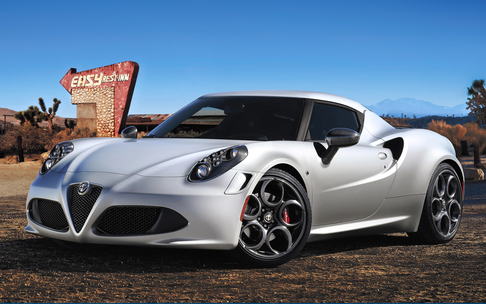 Автомобиль марки Alfa Romeo модели 4c