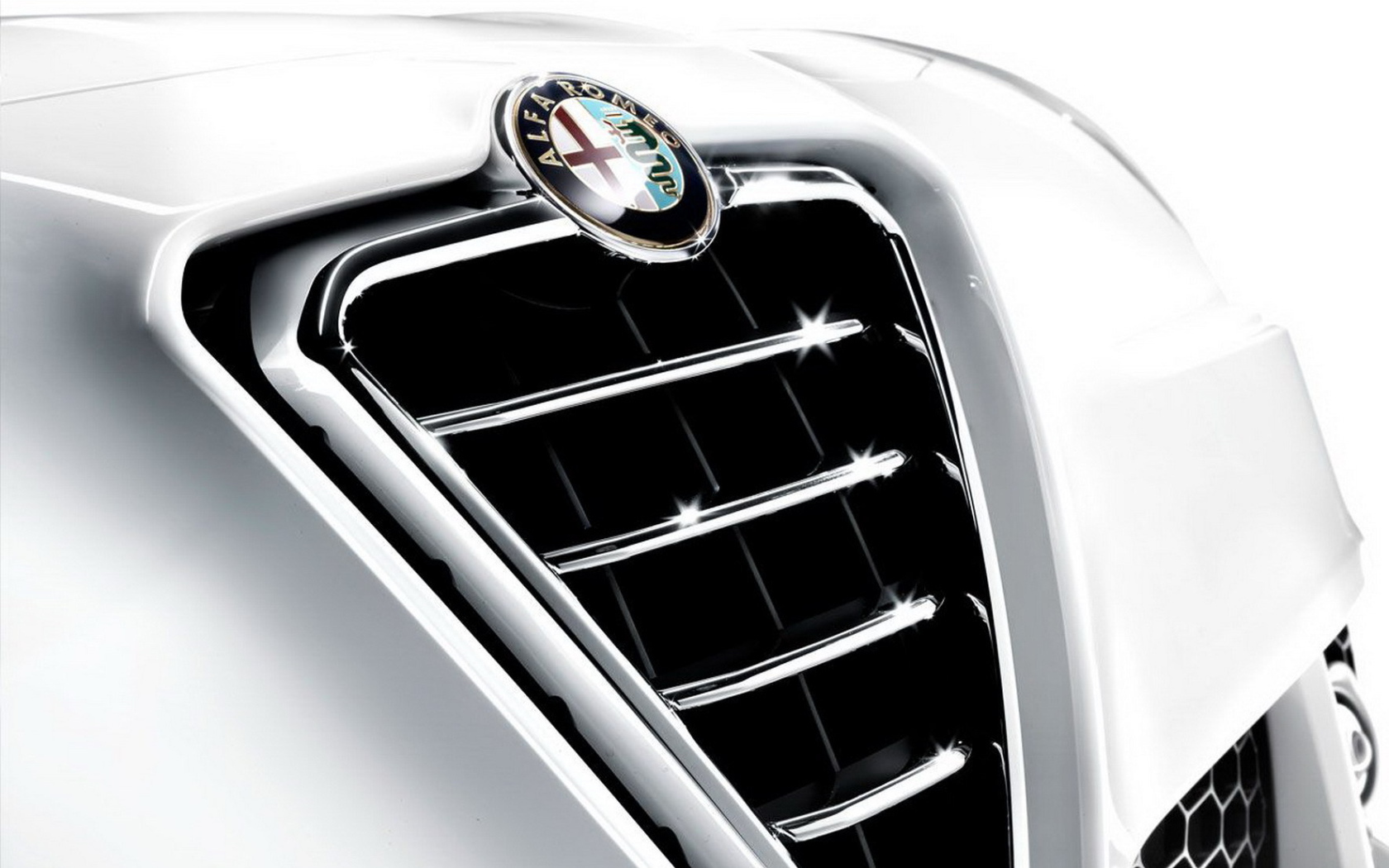 Красивый автомобиль Alfa Romeo 8c spider в Москве