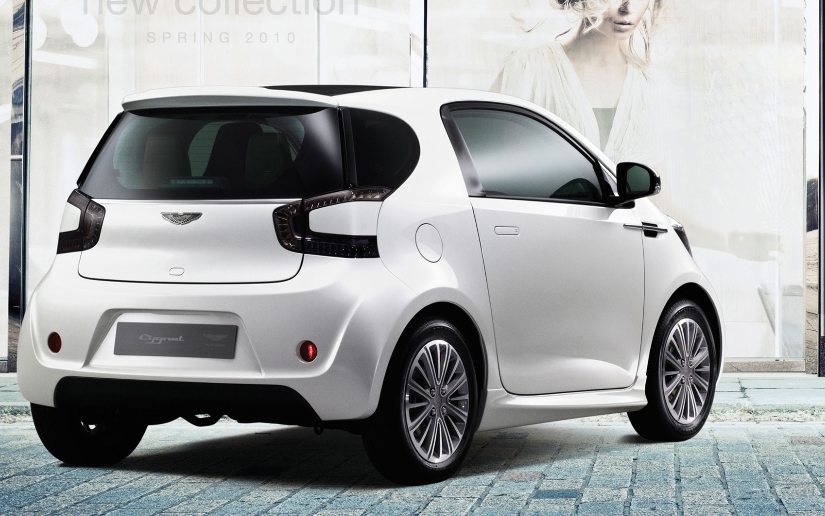 Новый автомобиль Aston Martin cygnet