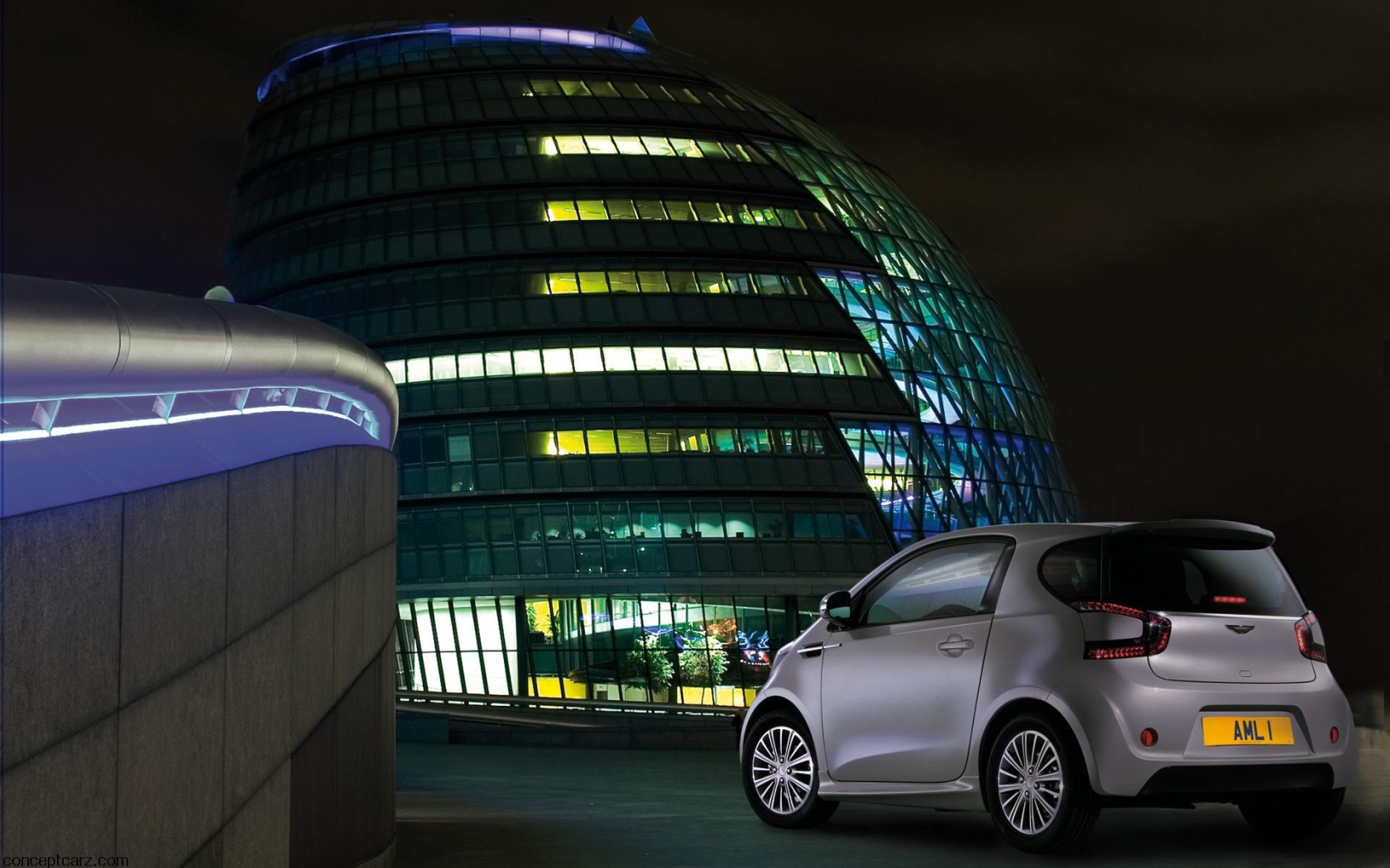 Фото автомобиля Aston Martin cygnet