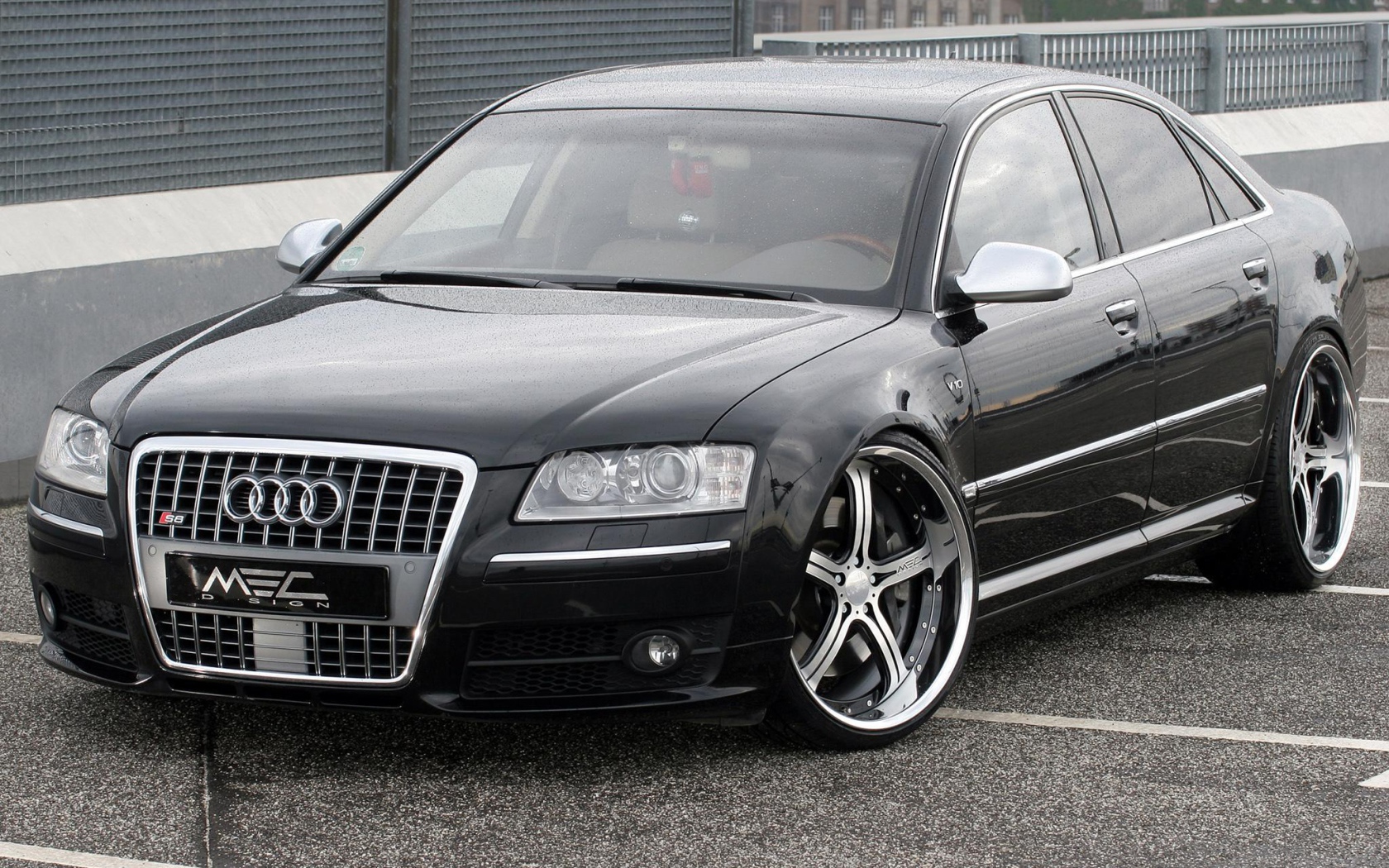 Красивый автомобиль Audi s8