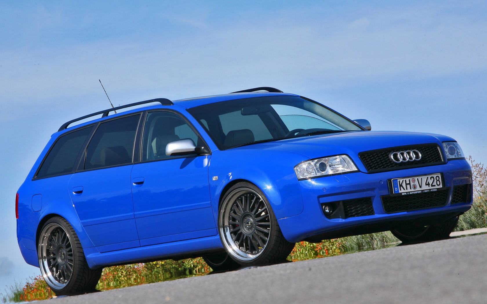 Автомобиль марки Audi модели c5