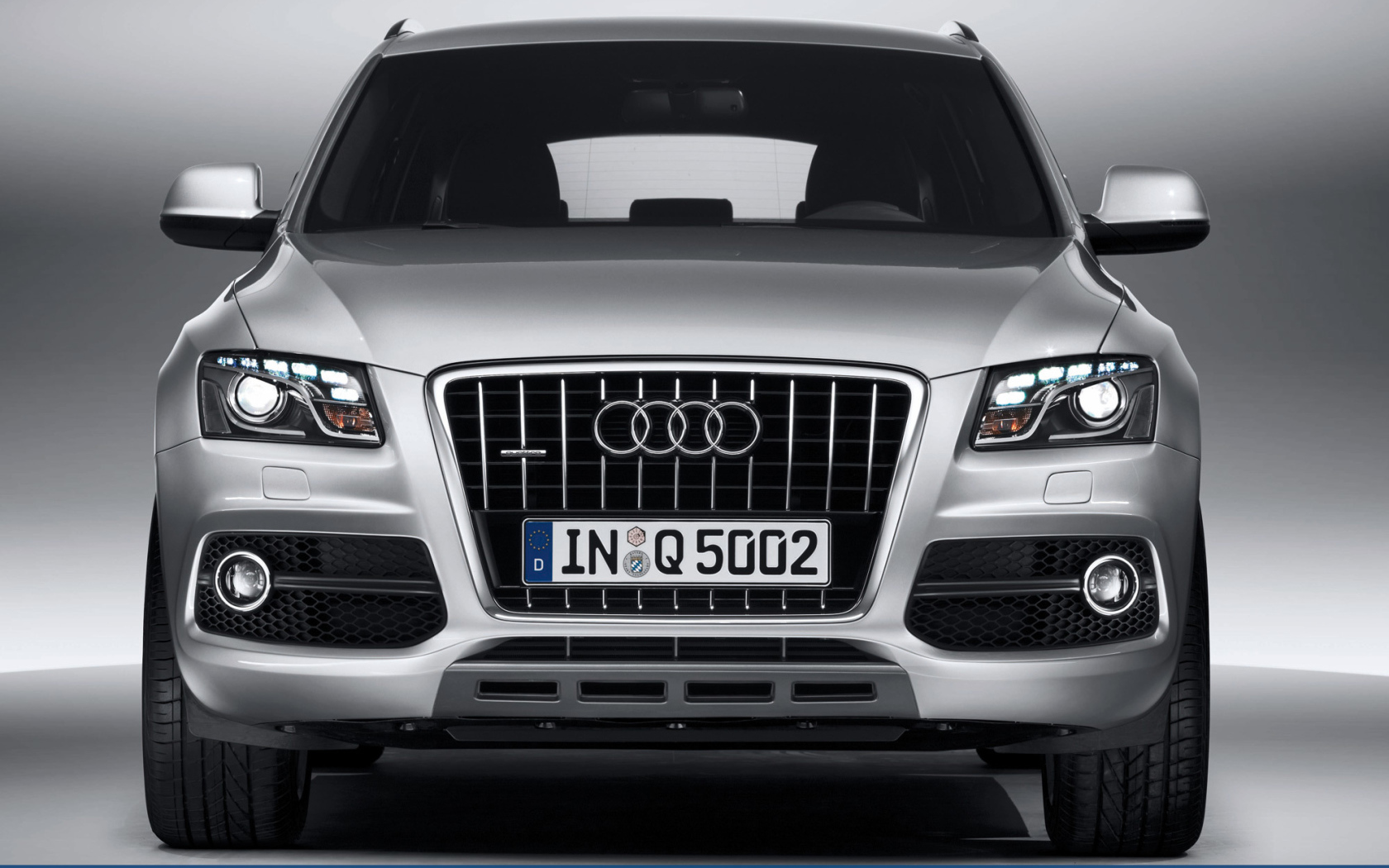 Автомобиль марки Audi модели q5
