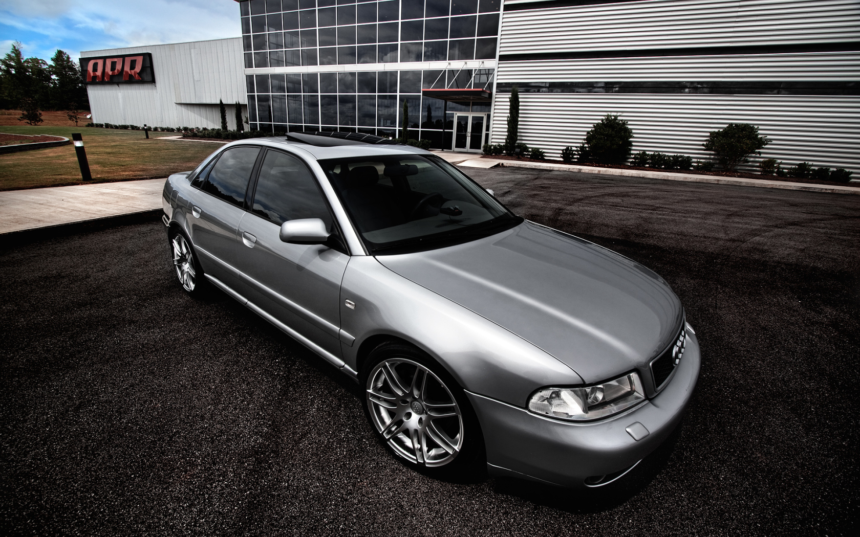 Новая машина Audi b5