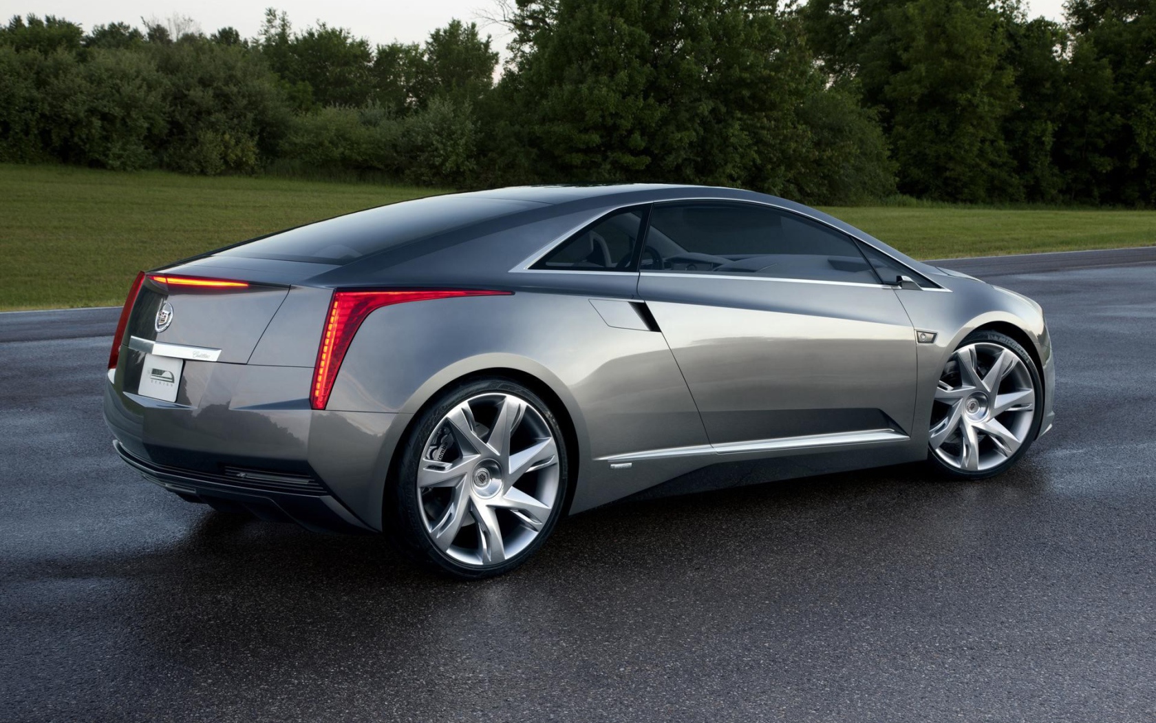Автомобиль марки Cadillac модели ERL 2014 года
