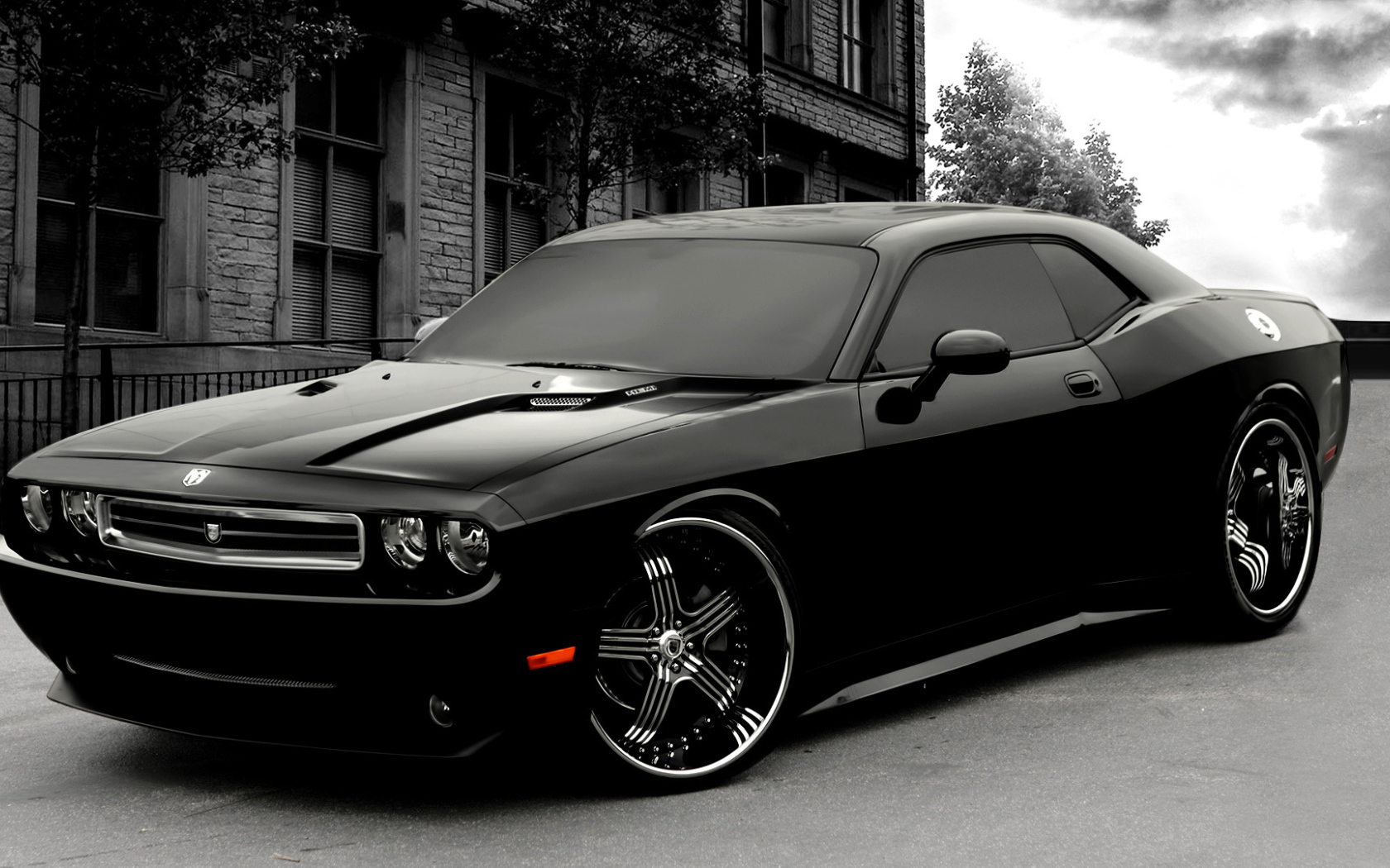 Черный Dodge Challenger