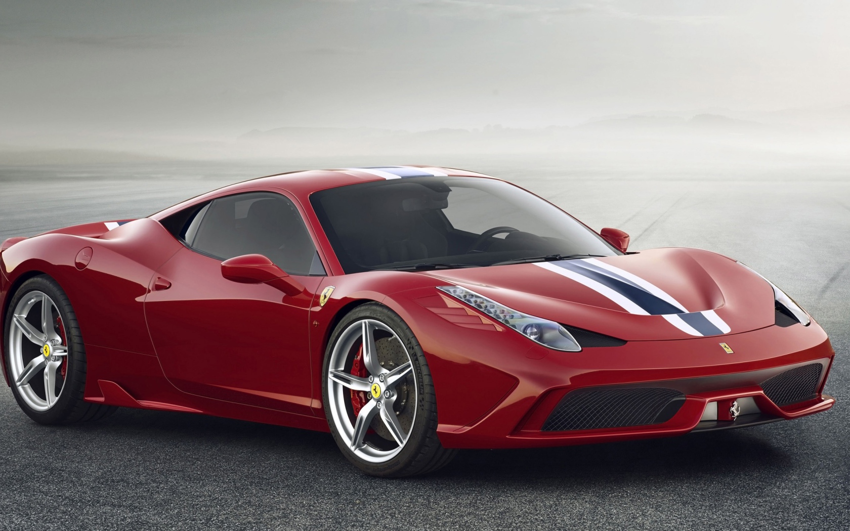 Красный Ferrari 458 speciale