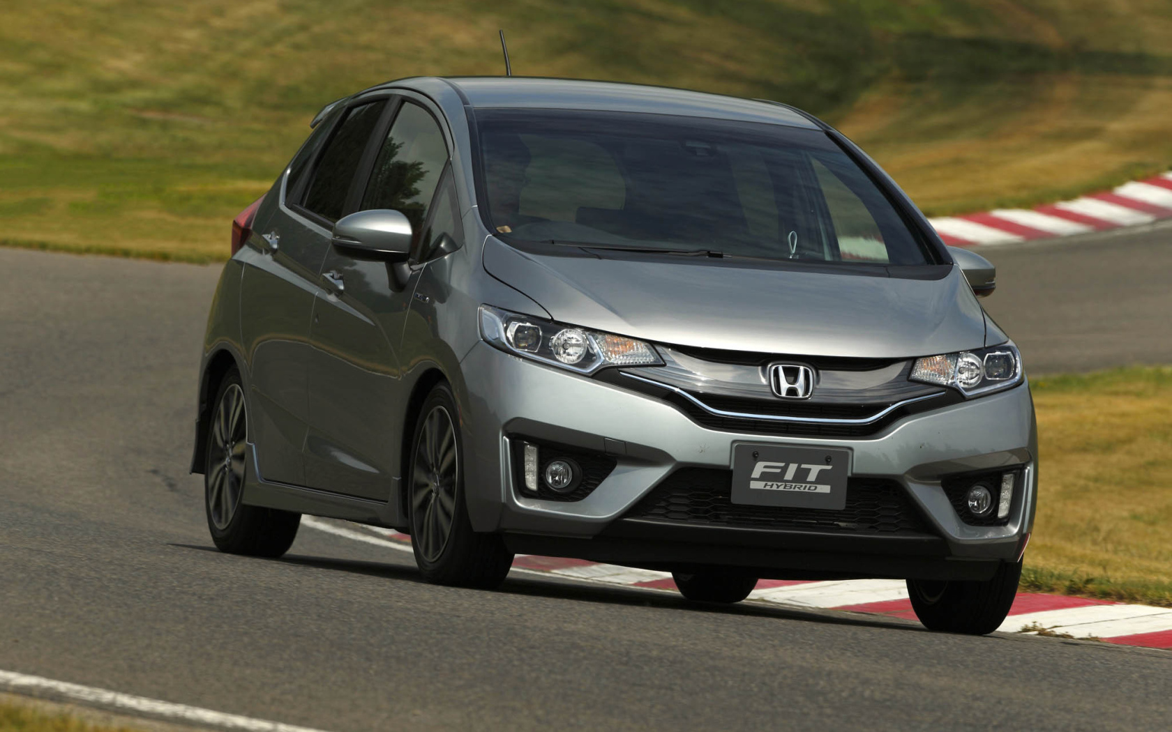 Надежный автомобиль Honda Fit 2014