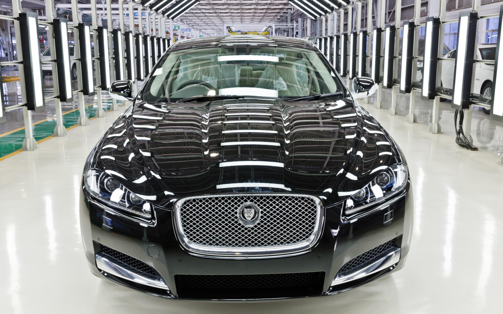 Jaguar XF в салоне