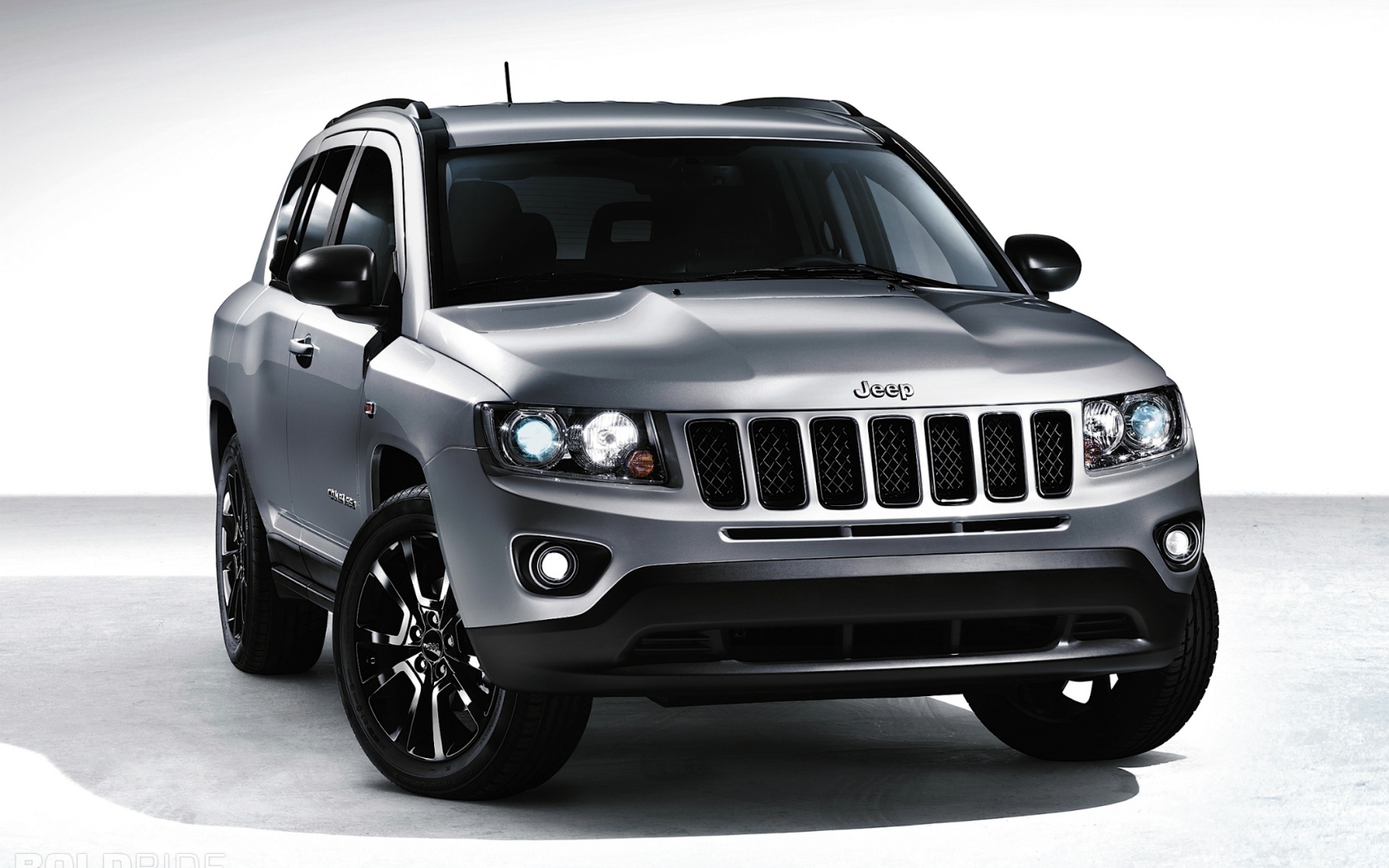 Серый Jeep Compass