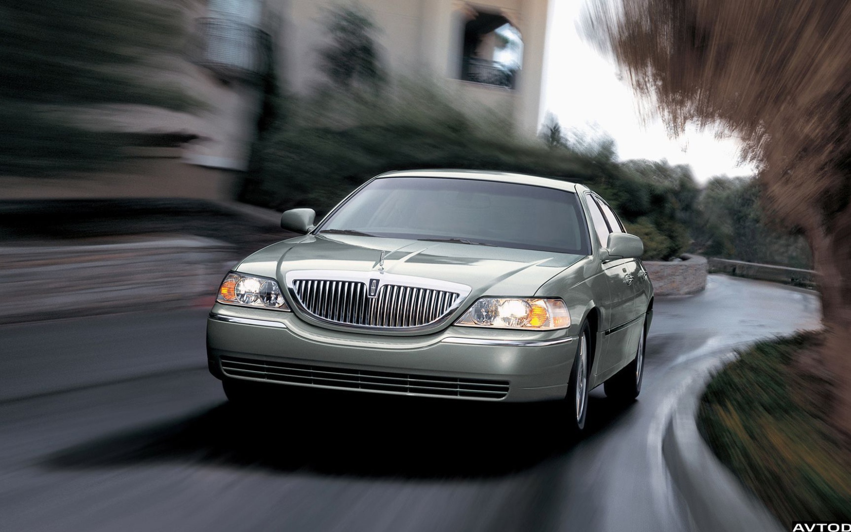 Новый автомобиль Lincoln Town Car