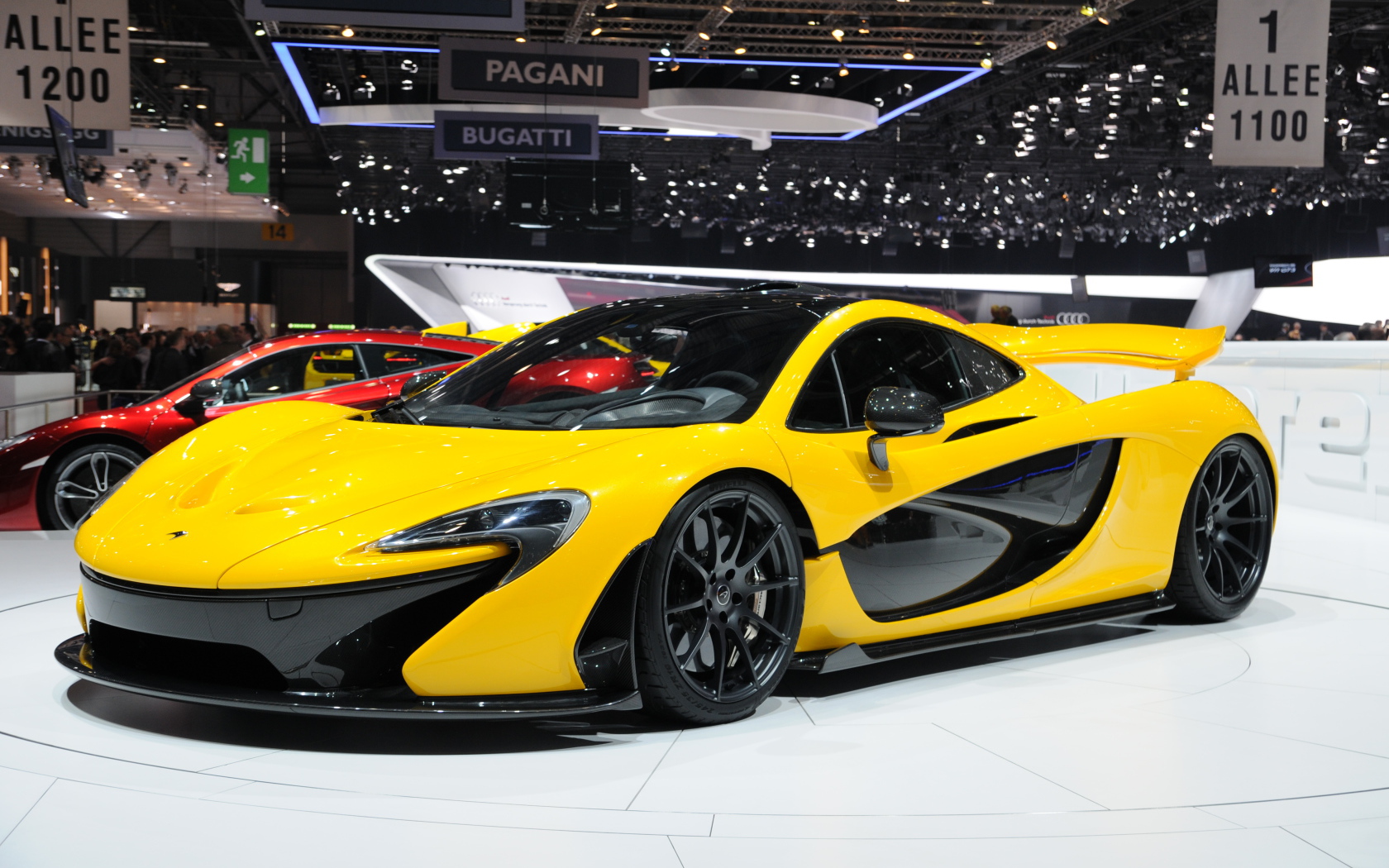 Тест драйв автомобиля McLaren P1 2014