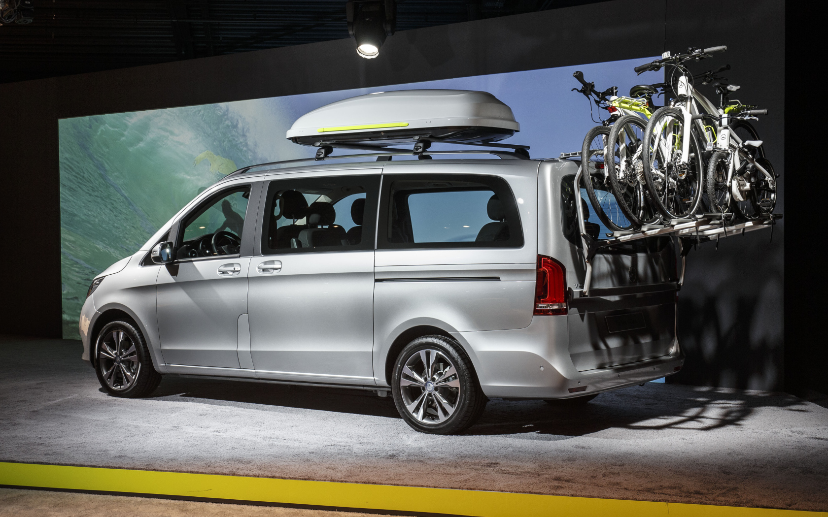 Фото автомобиля Mercedes V-Class 2014