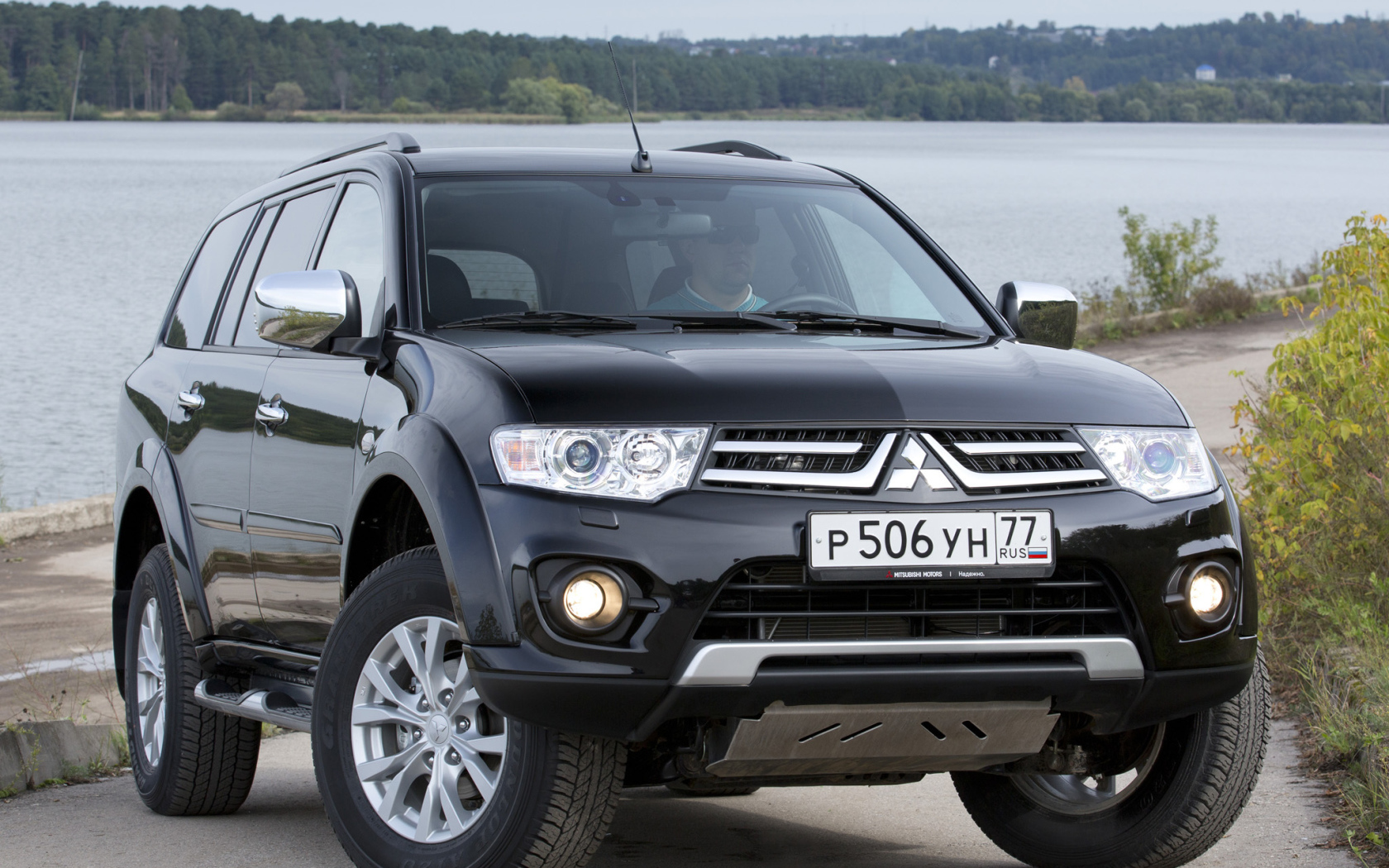 Надежный автомобиль Mitsubishi Pajero Sport