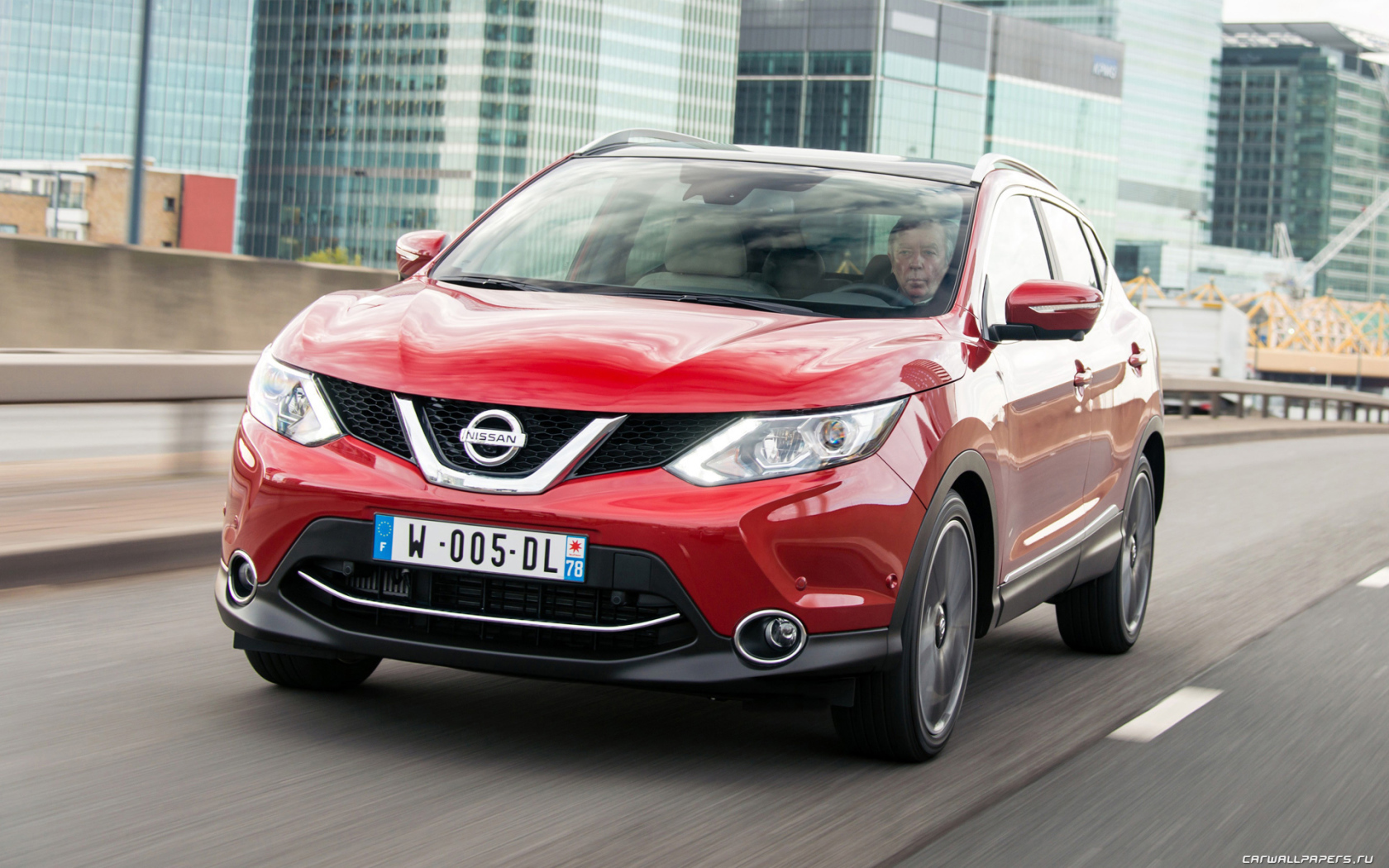 Красивый автомобиль Nissan Quashqai 2014