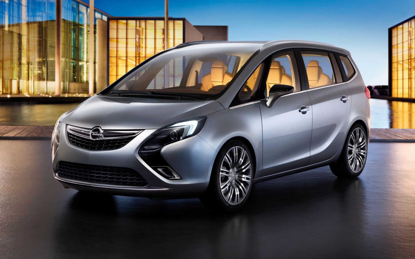 Фото автомобиля Opel Zafira