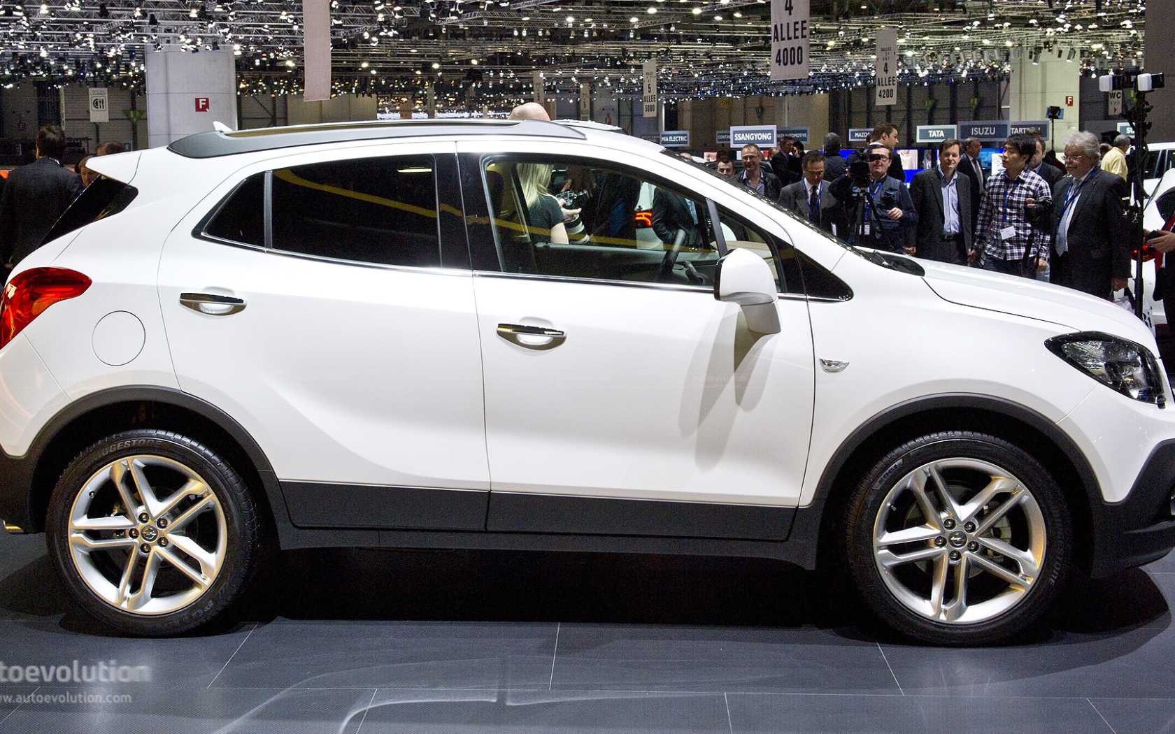 Новая машина Opel Mokka