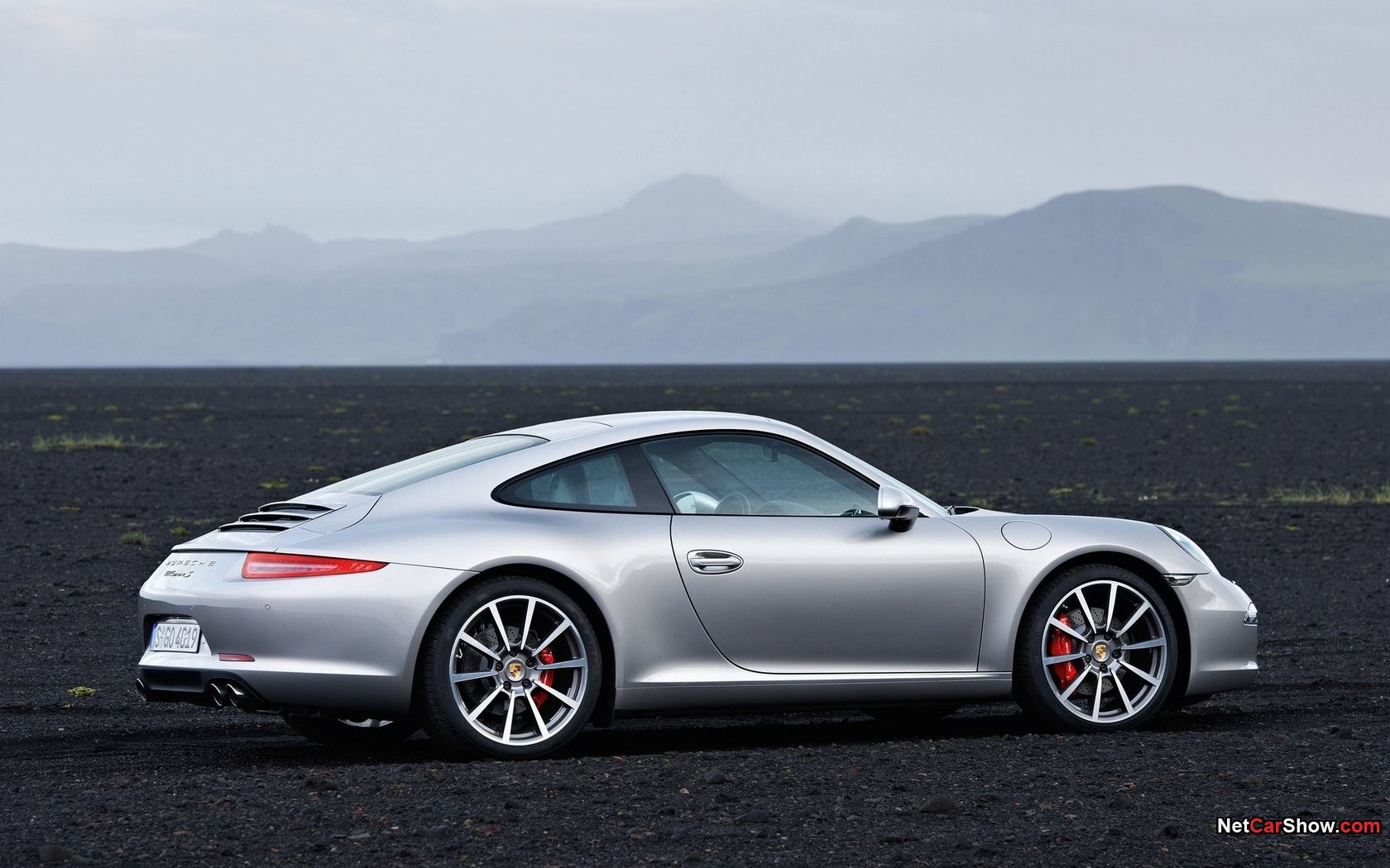 Порш 911 в пустыне