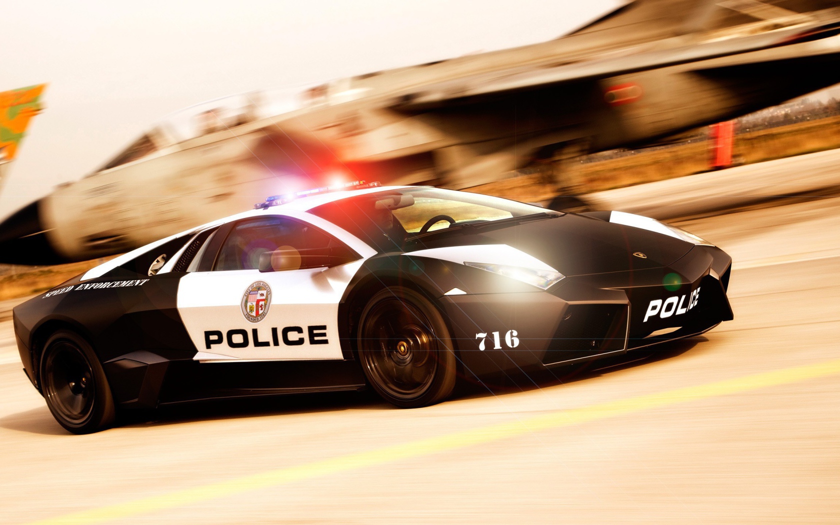 Полицейская гоночная машина
