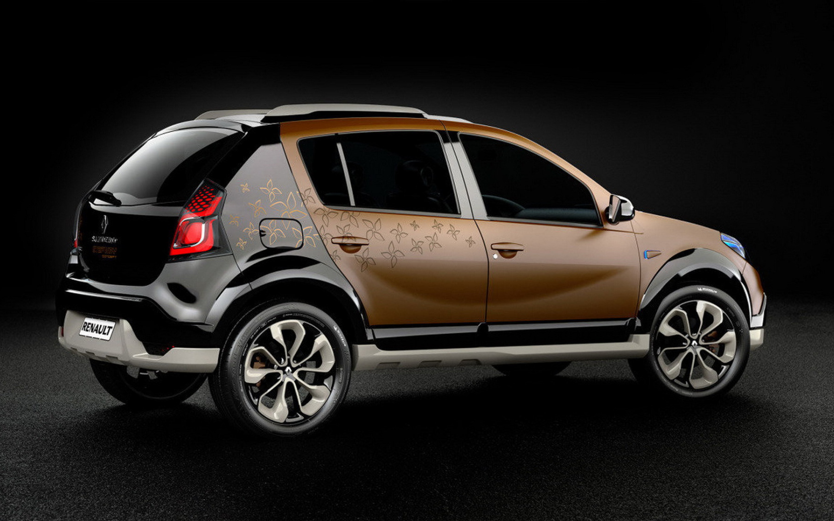 Красивый автомобиль Renault Sandero