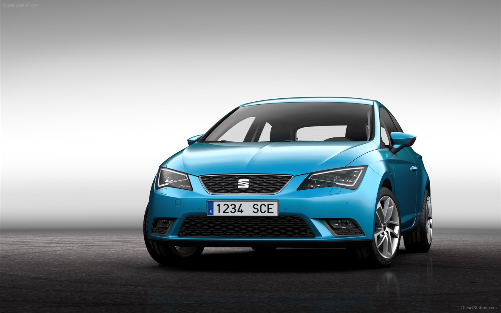 Красивый автомобиль Seat Leon 2014