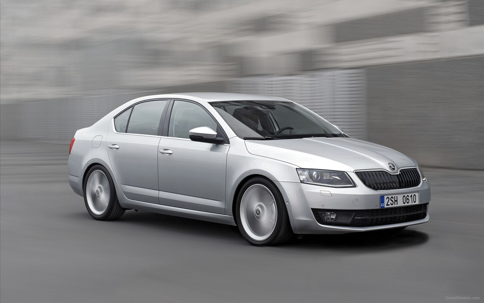 Надежный автомобиль Skoda Octavia 2013