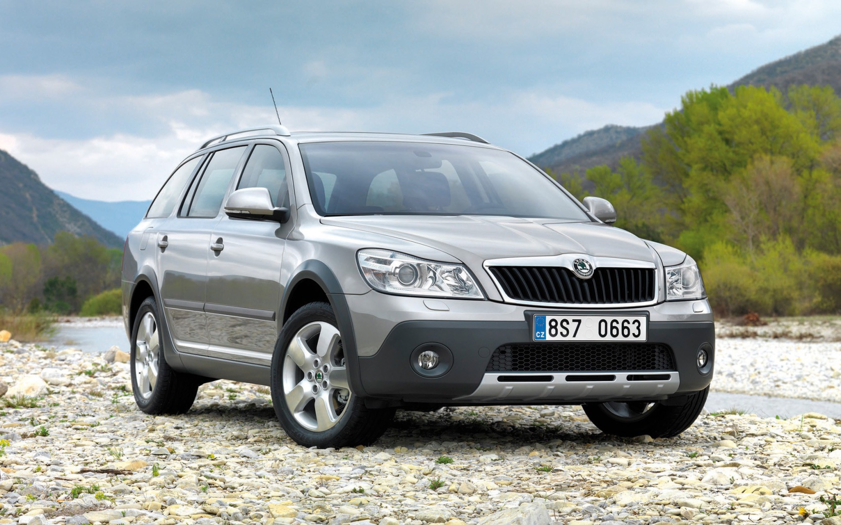 Надежная машина Skoda Octavia Scout 2014