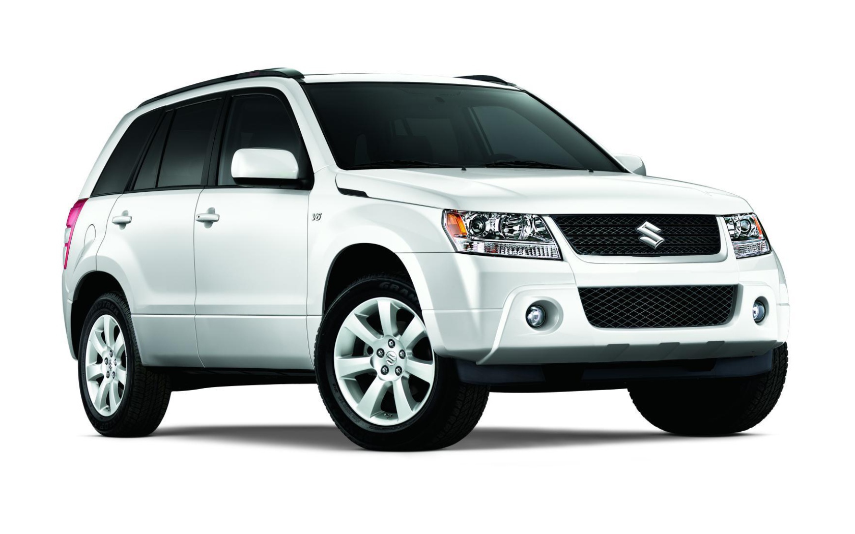  Красивый автомобиль Suzuki Grand Vitara 2014