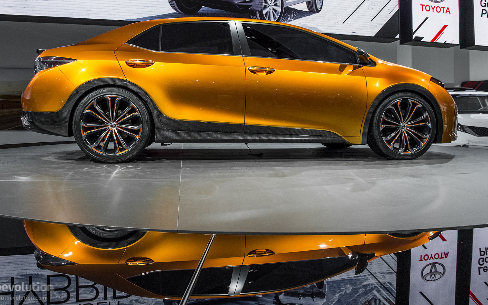 Фото автомобиля Toyota Corolla 2014 