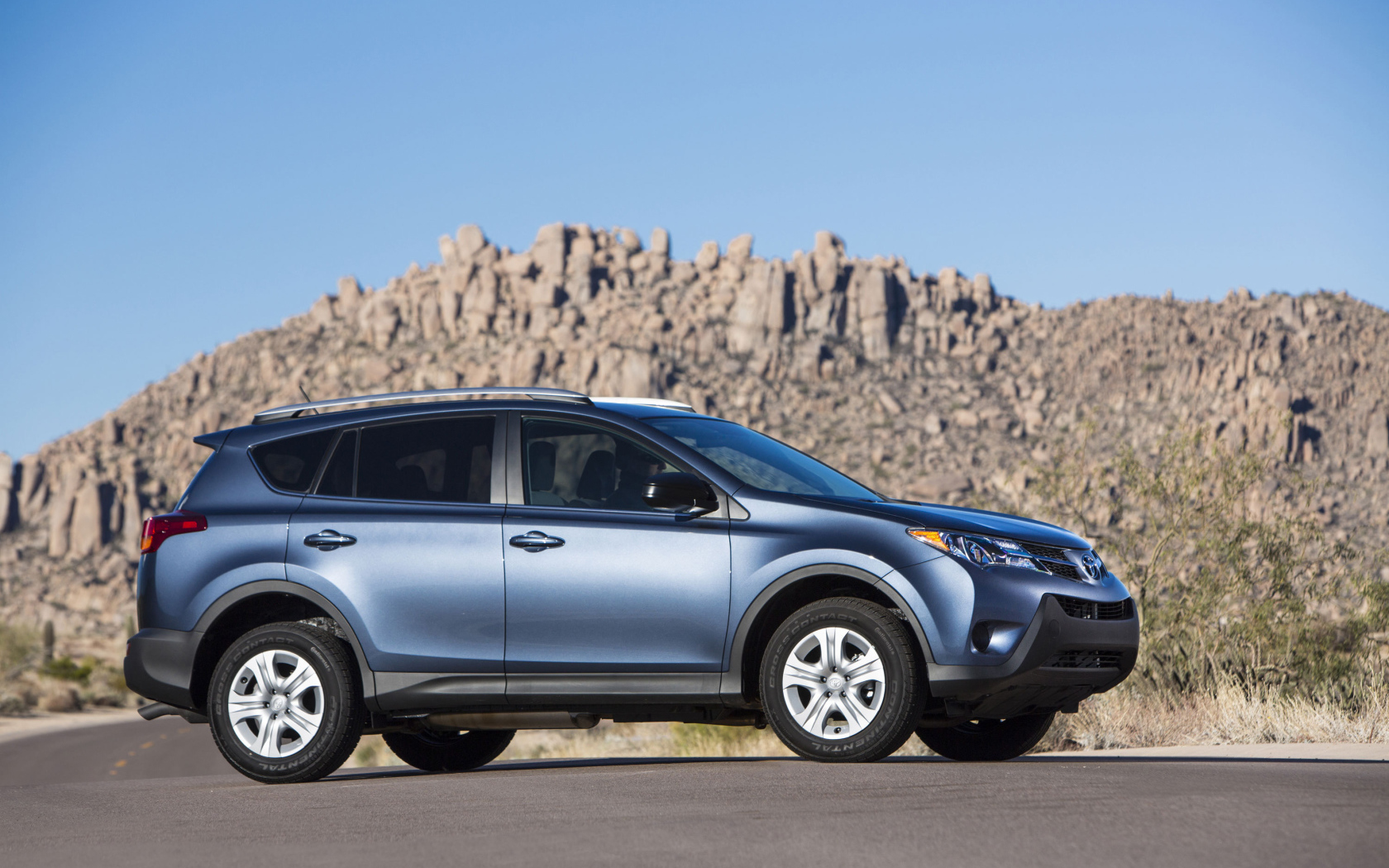 Тест драйв автомобиля Toyota RAV4