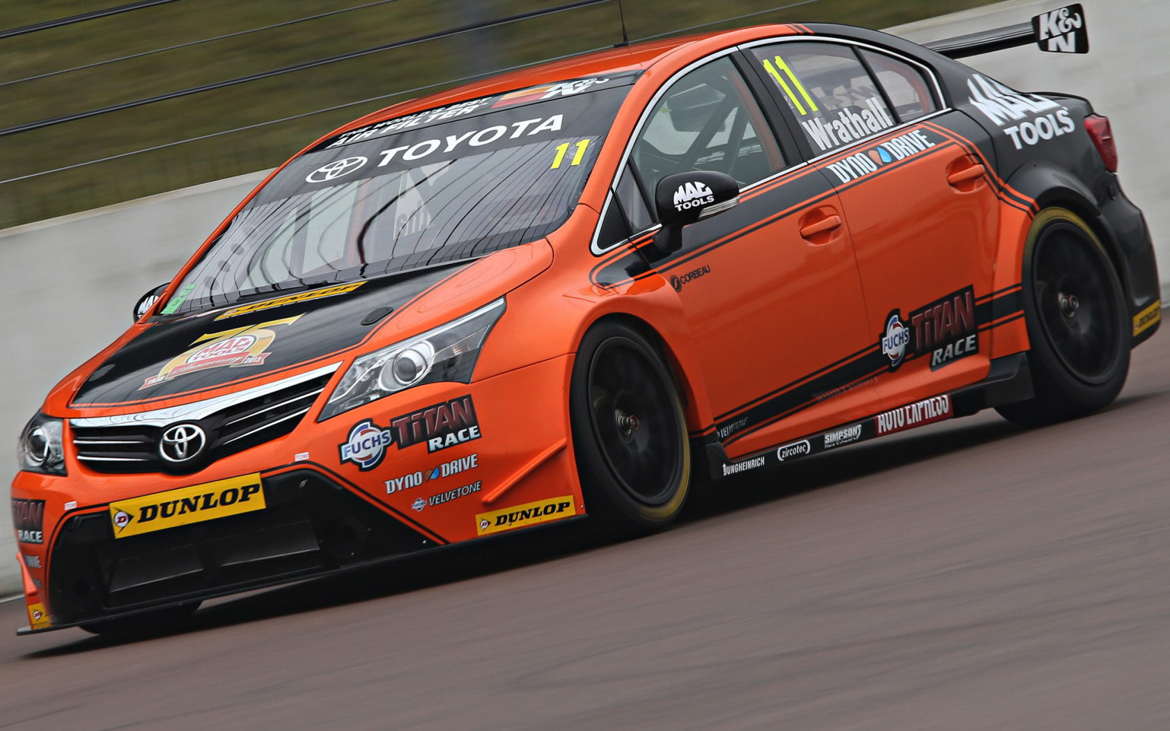 Новая машина Toyota Avensis 2013