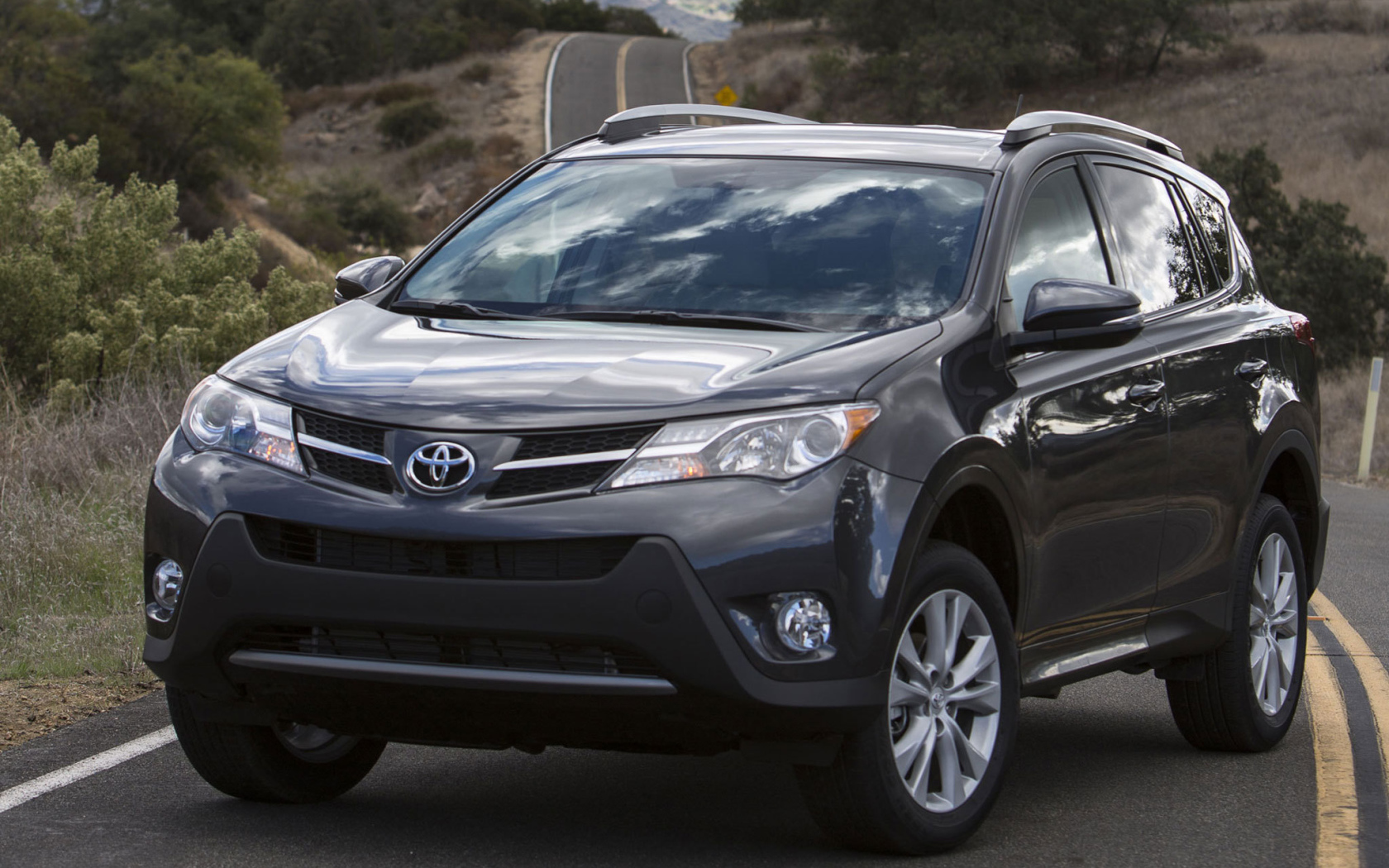 Надежная машина Toyota RAV4