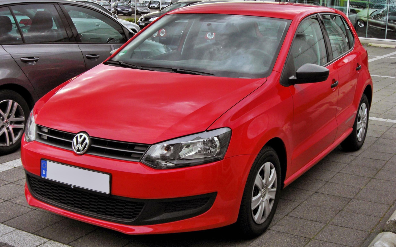Красивый автомобиль Volkswagen  Polo (Поло) 2014