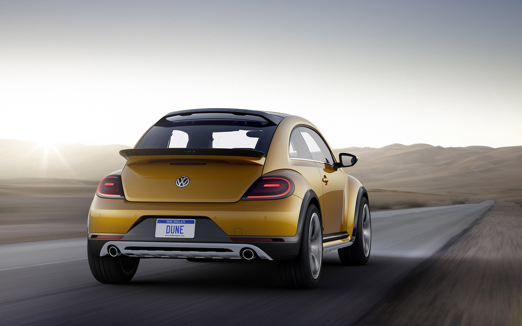 Надежная машина Volkswagen Beetle Dune 2014