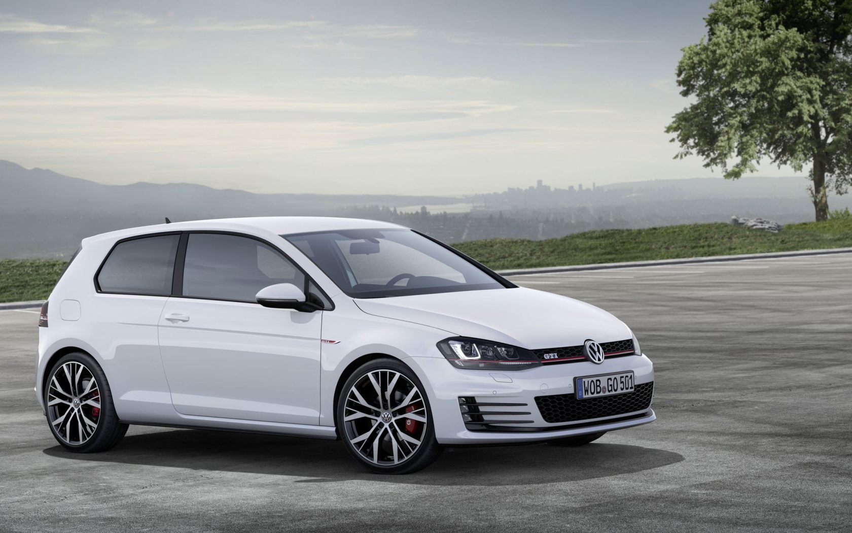 Надежный автомобиль Golf GTI 2014 года