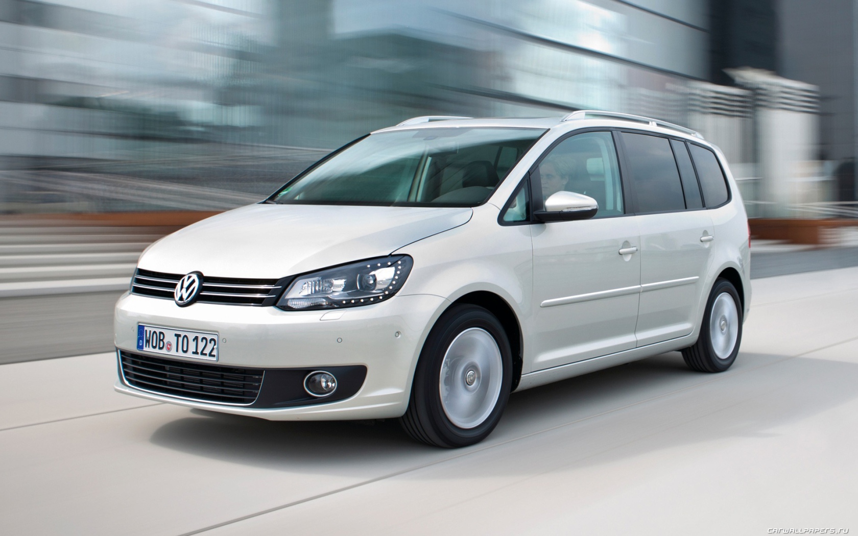 Тест драйв автомобиля Volkswagen Touran