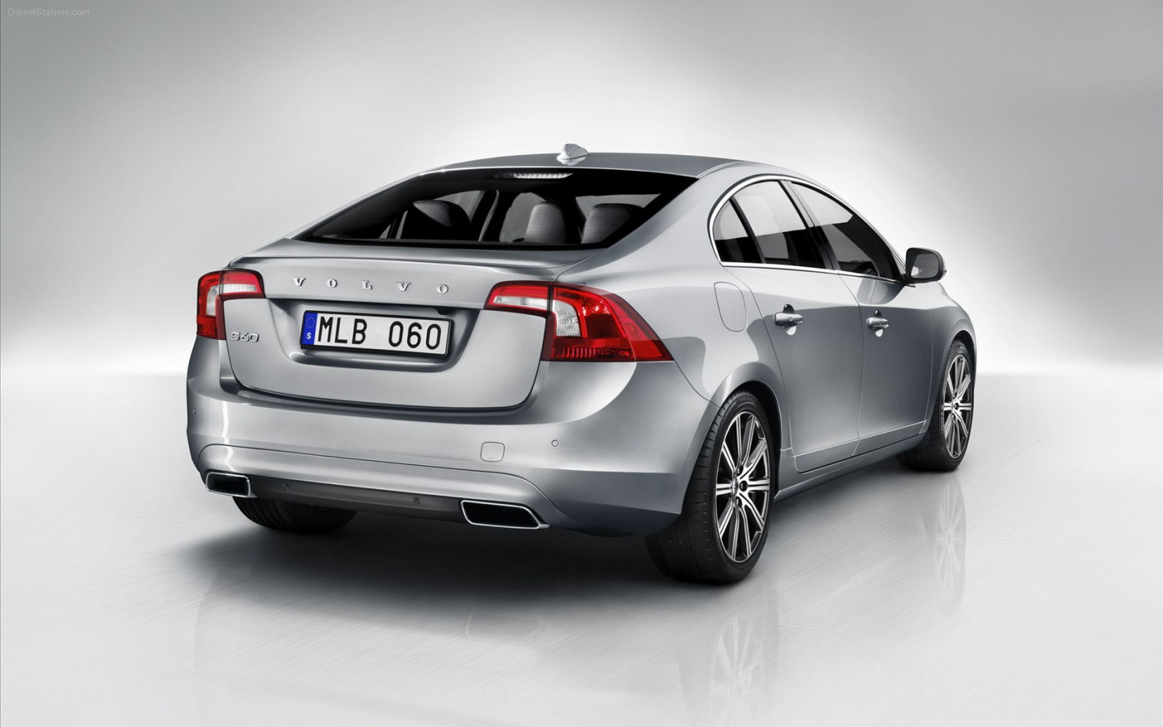 Автомобиль марки Volvo модели s60