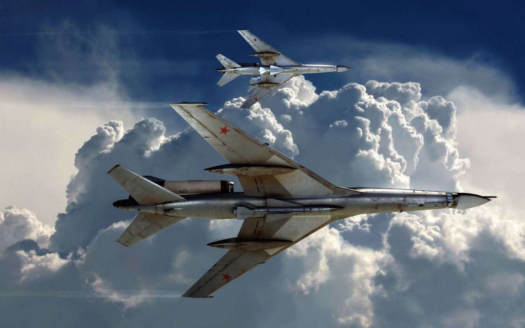 Военный самолет ТУ-22