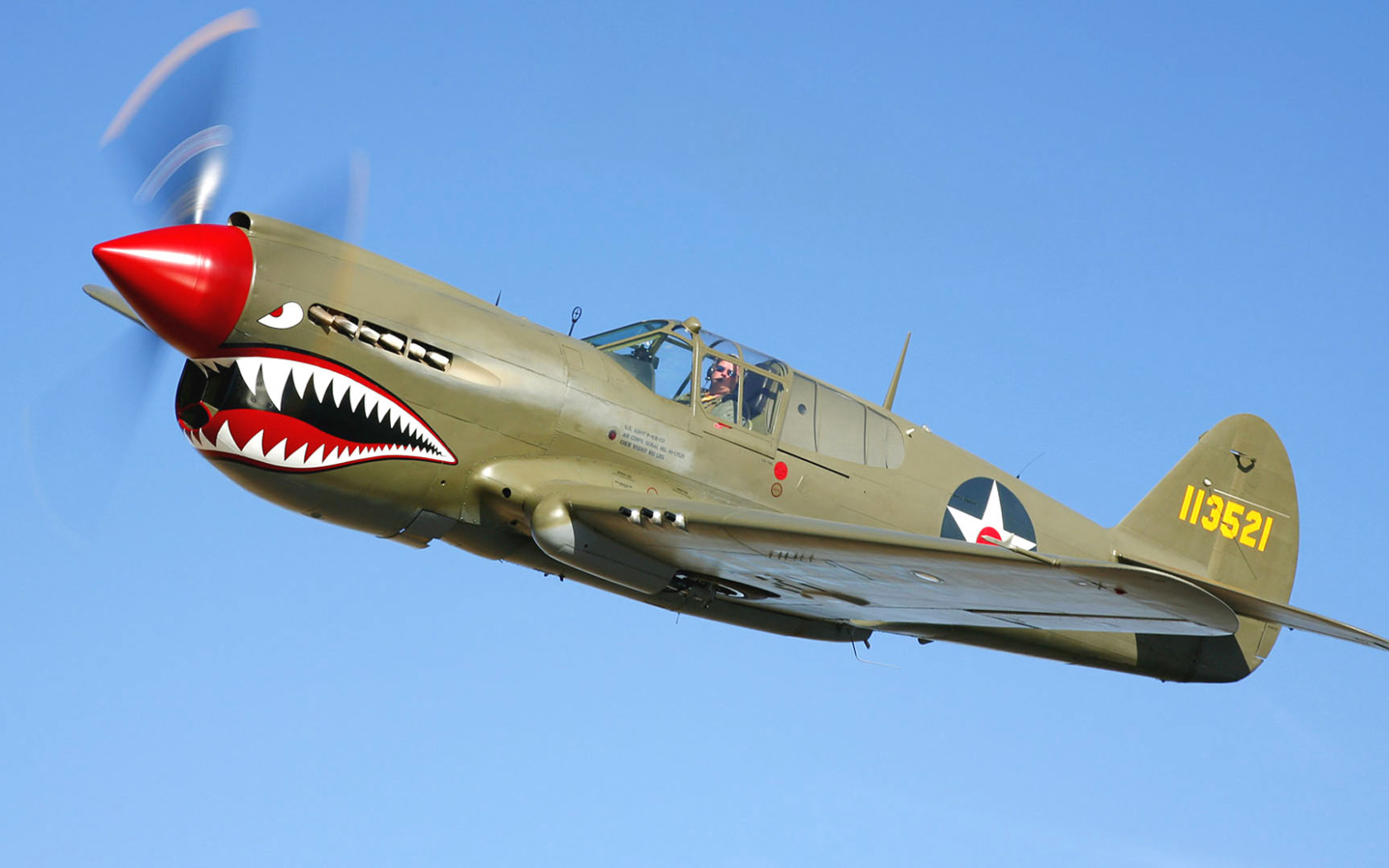 Самолет акула