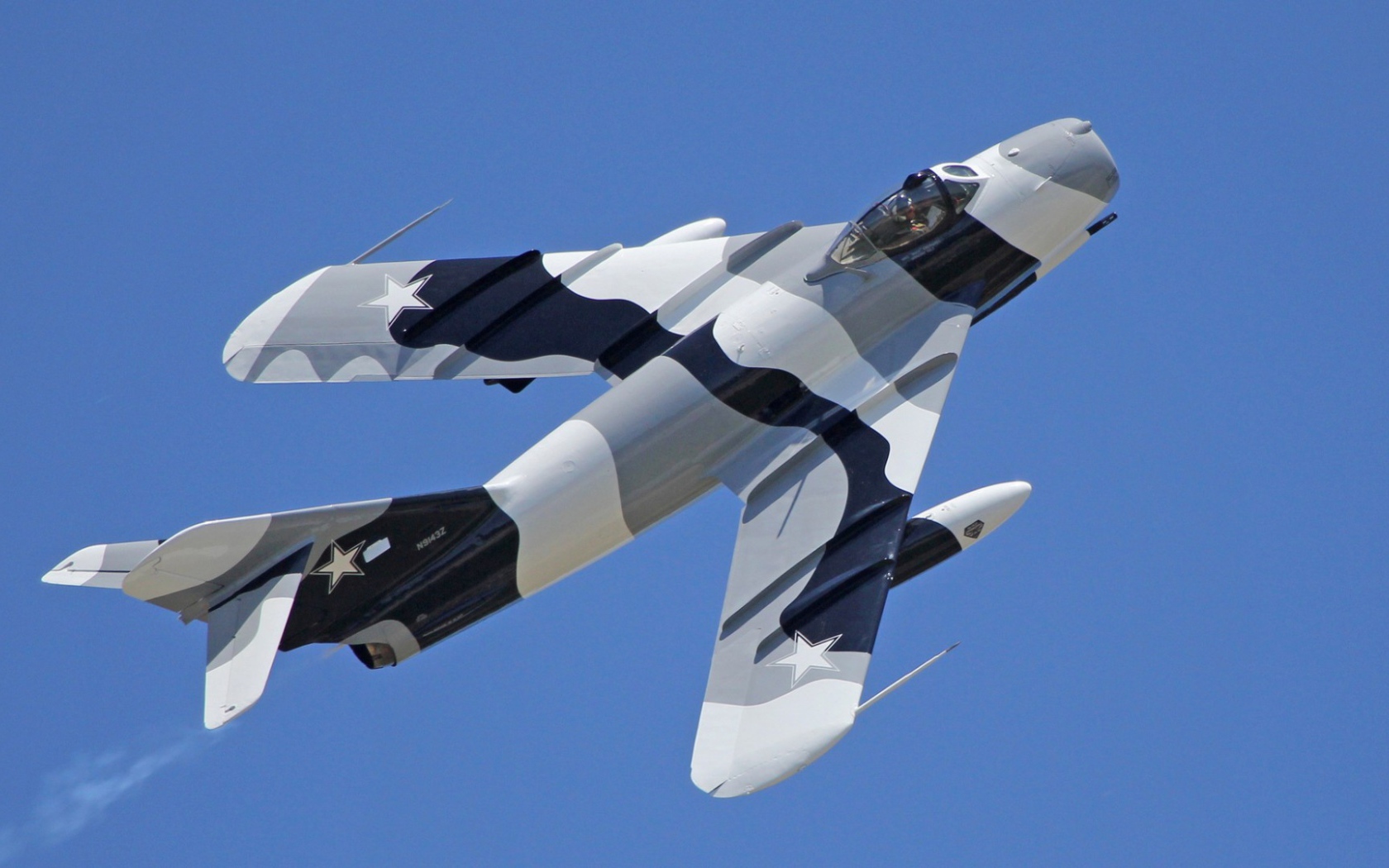 Защитная краска на самолете