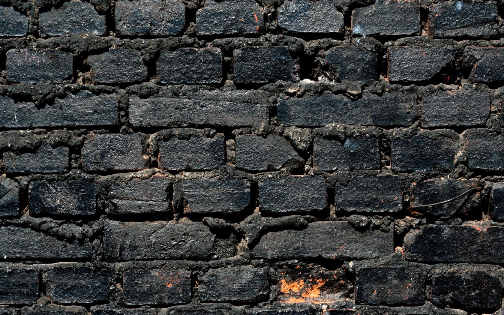 Кладка из черного кирпича