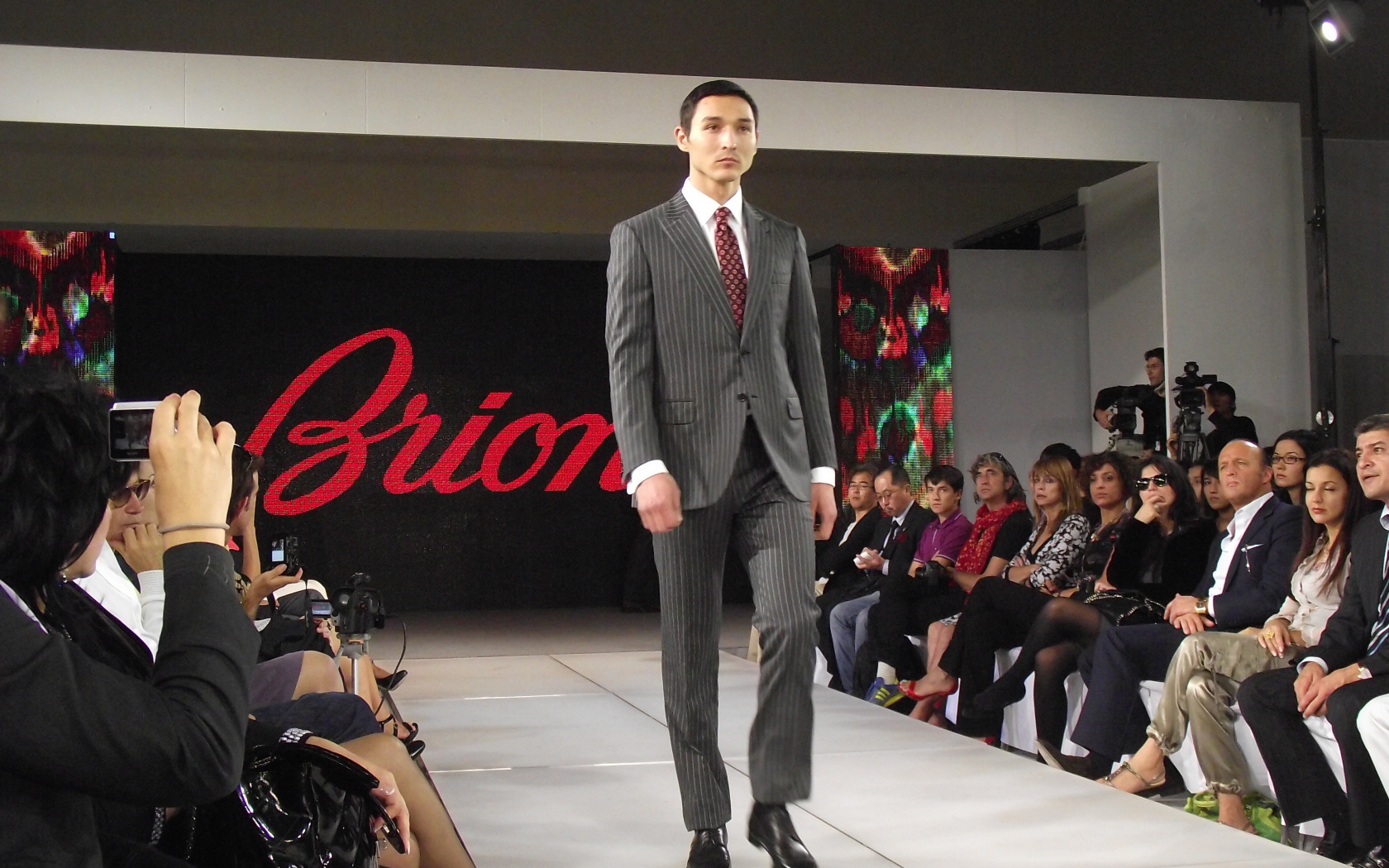 Показ мод Brioni