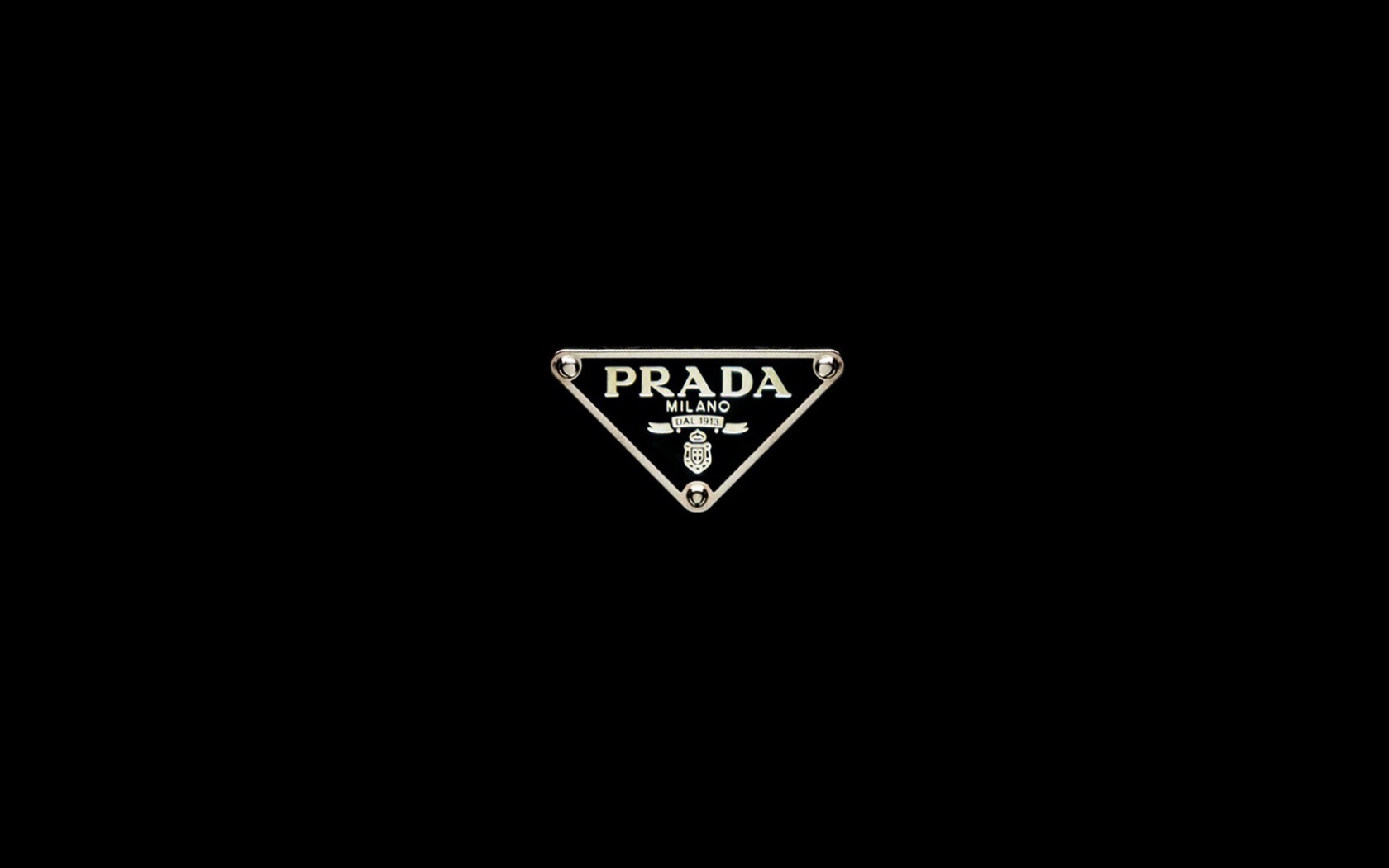 Итальянский производитель одежды Prada