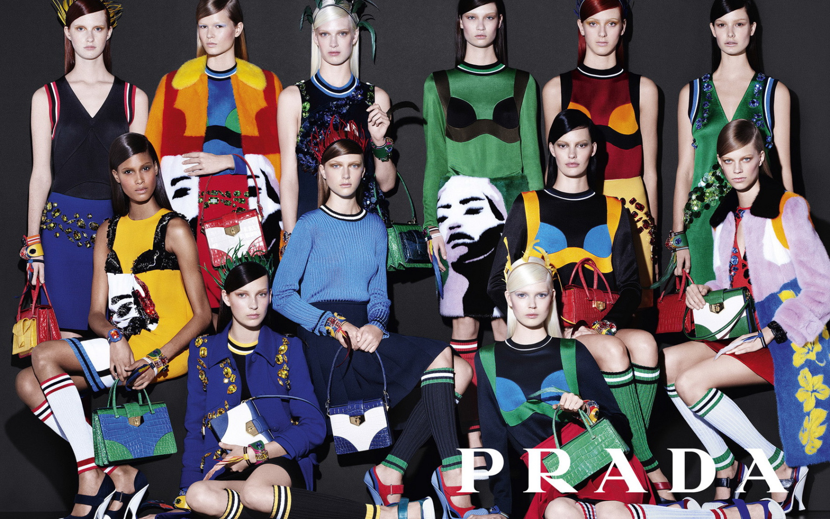 Женская одежда Prada