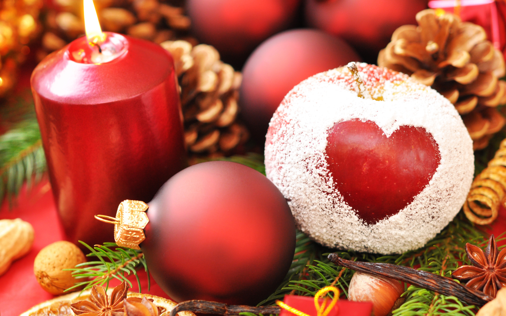 Сердечко на яблоке