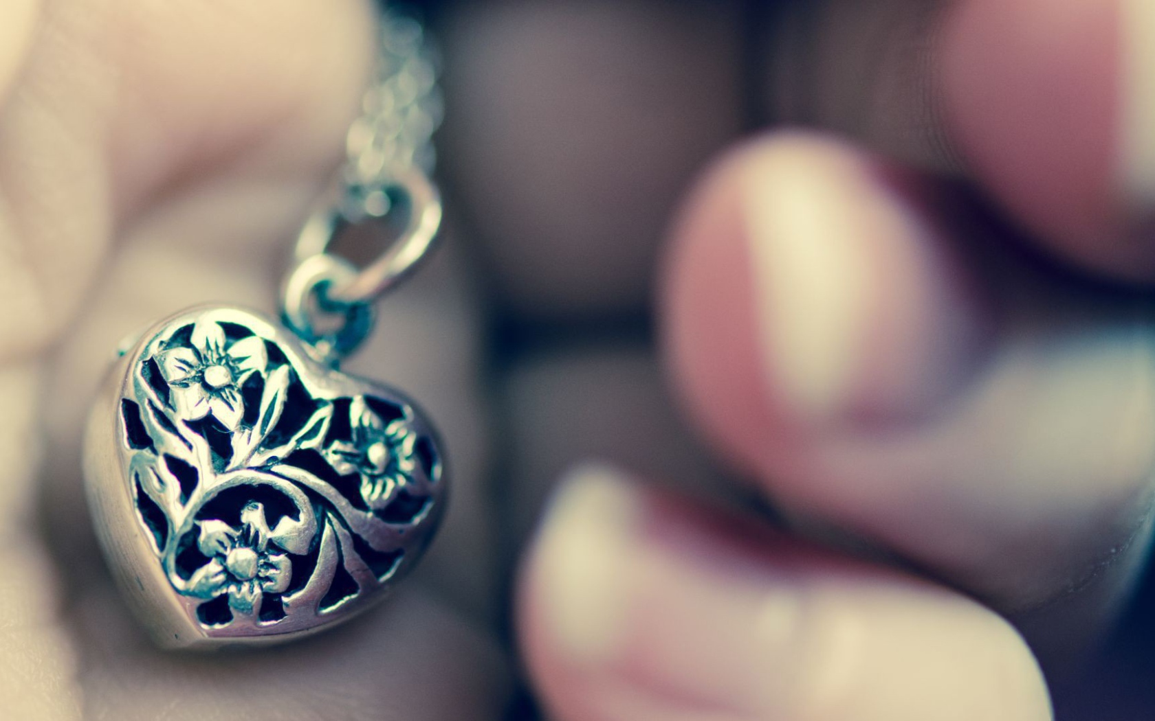 Амулет сердечко