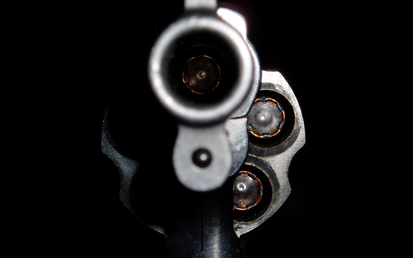 Дуло револьвера вид спереди