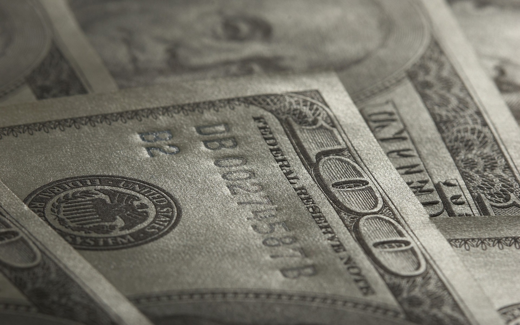 Сто долларов вблизи